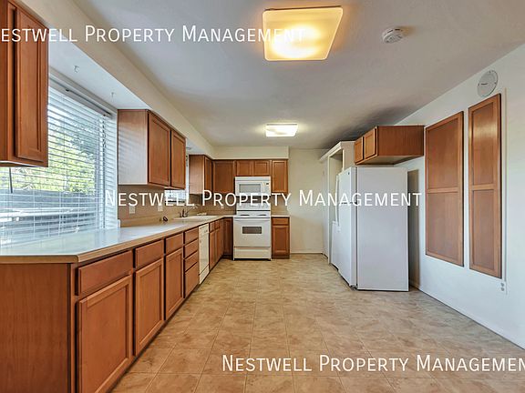 4th image of 849 E Stratford Ave