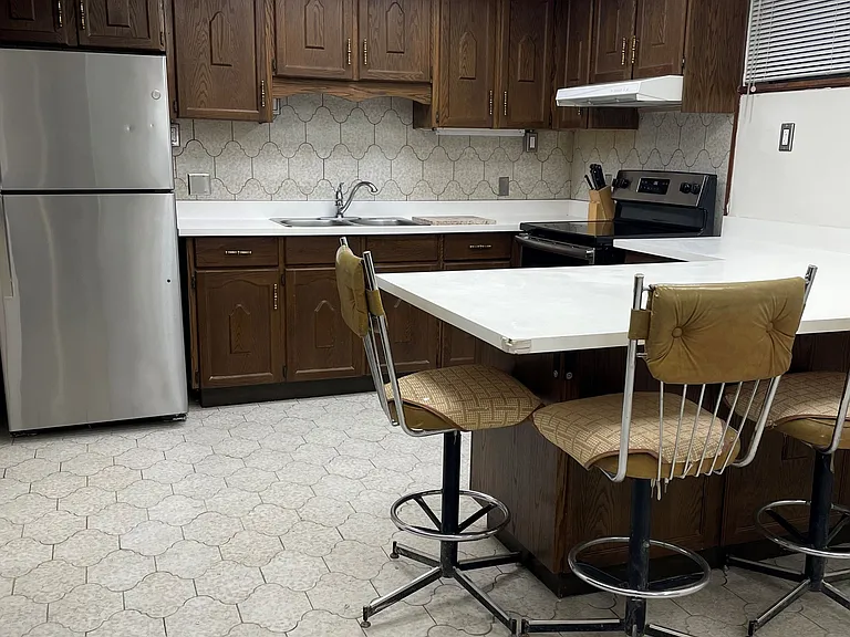 45 Lapp St #LOWER — Photo 6