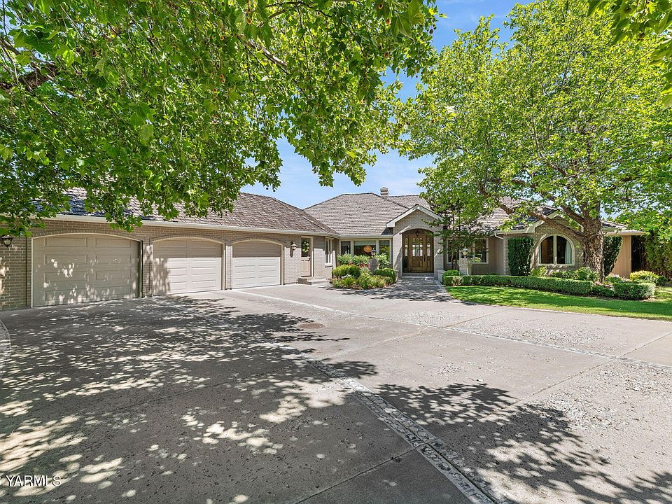 1st image of 803 Cobblestone Pl