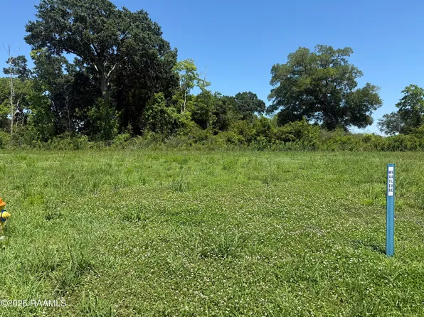 621 Whispering Meadows Rd, Broussard, LA 70518