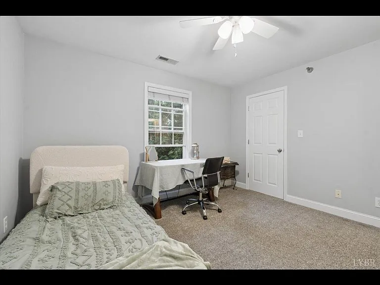 Secondary bedroom