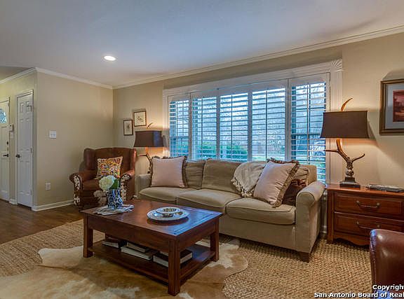 4th image of 628 Morningside Dr