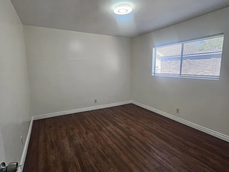 1214 E Broadway #B — Photo 11