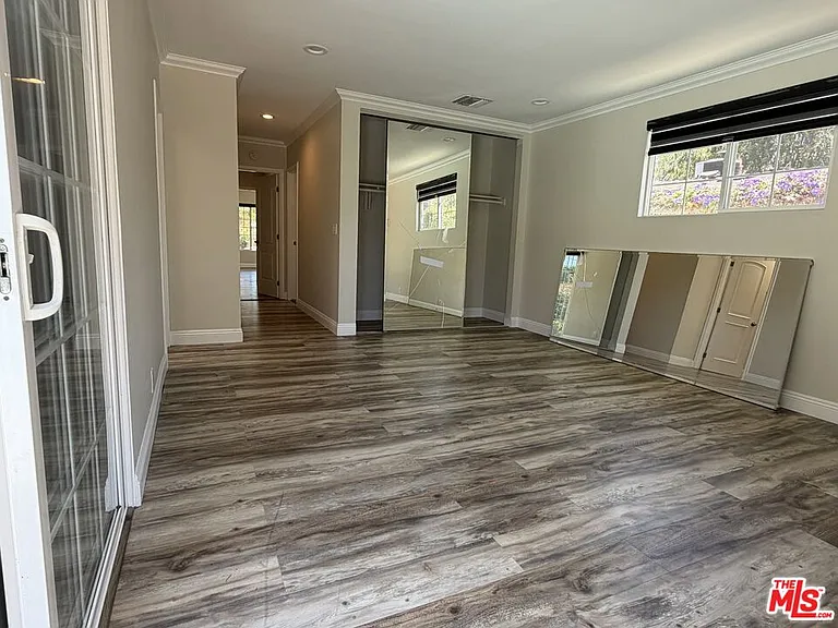 4747 Cartwright Ave — Photo 42