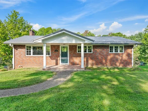 701 Vernon Dr, Belle Vernon, PA 15012