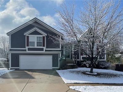 513 E Dogwood St, Gardner, KS, 66030