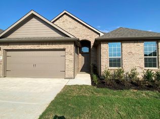 813 Hollyn Dr, Decatur, TX 76234