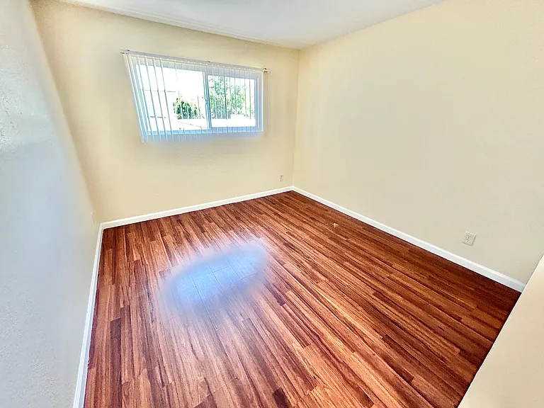 1160 N Broadway #14 — Photo 19
