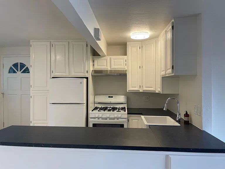 108 West St — Photo 11