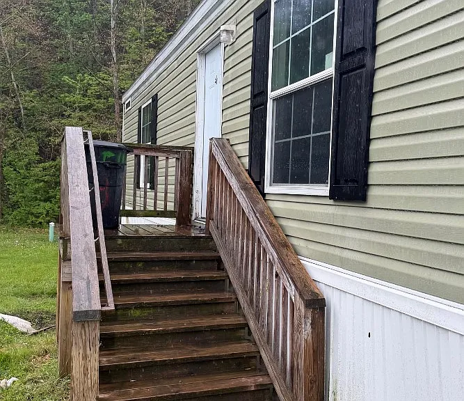 100 Nicholas Dr #E3 — Photo 1