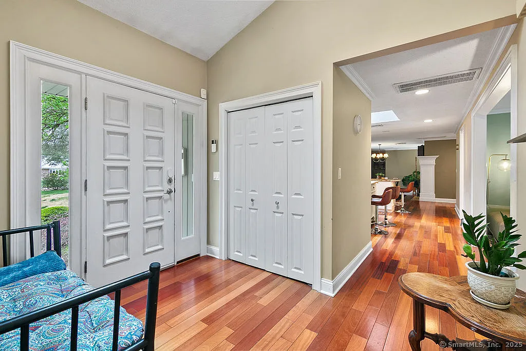 4 bed, 4.0 bath, 3588 sqft, $4,500 — Photo 3