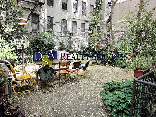Rented by DSA Realty | media 35