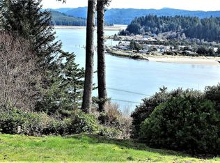 729 NW Highland Dr, Waldport, OR 97394
