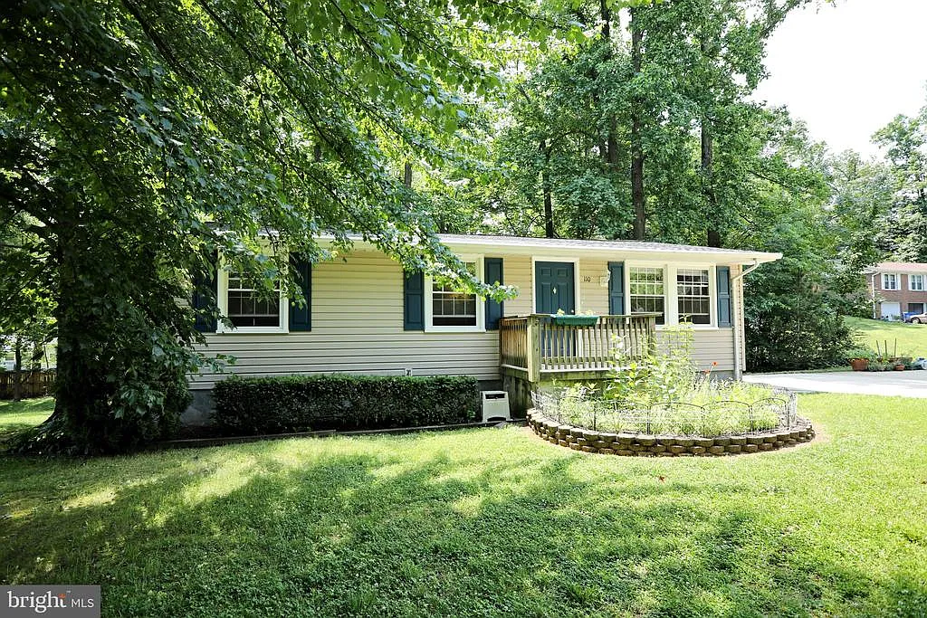 110 Bland Dr photo 1