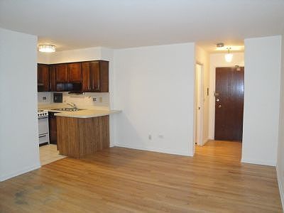 4th image of 2629 N Hampden Ct