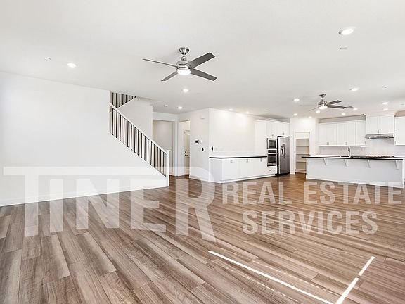 3rd image of 6040 Oberlander Dr