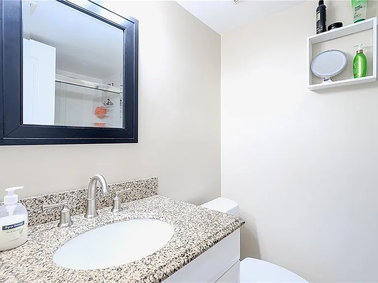 201 Quail Forest Blvd #103 — Photo 11