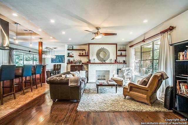 1st image of 107 Encino Blanco St