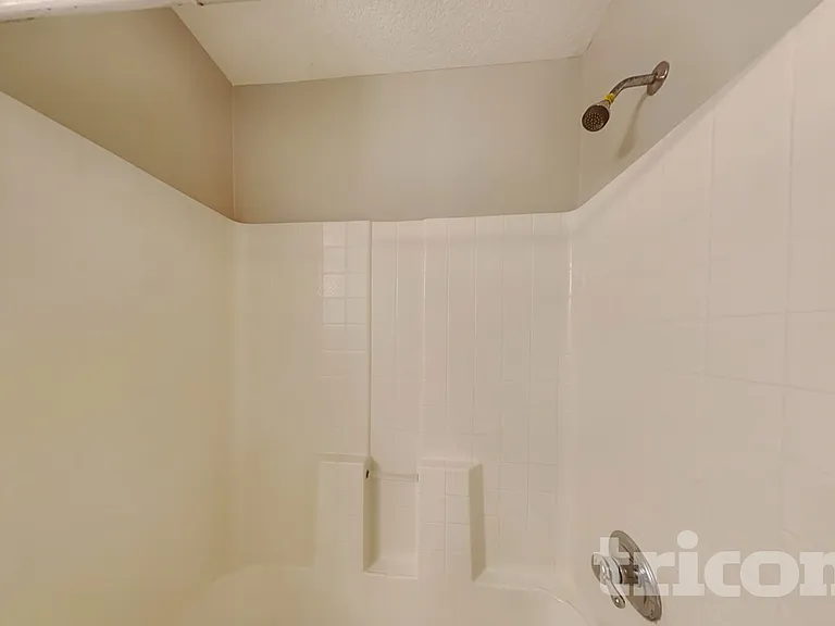 272 Silver Glen Ave — Photo 17