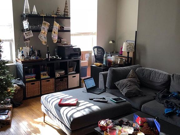 3rd image of 209 Bainbridge St Floor 2