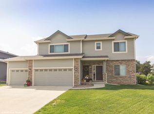 3690 NW 169th St, Clive, IA 50325