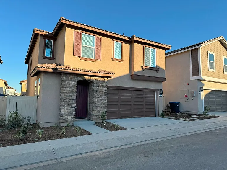 36612 Desert Tortoise Rd — Photo 2
