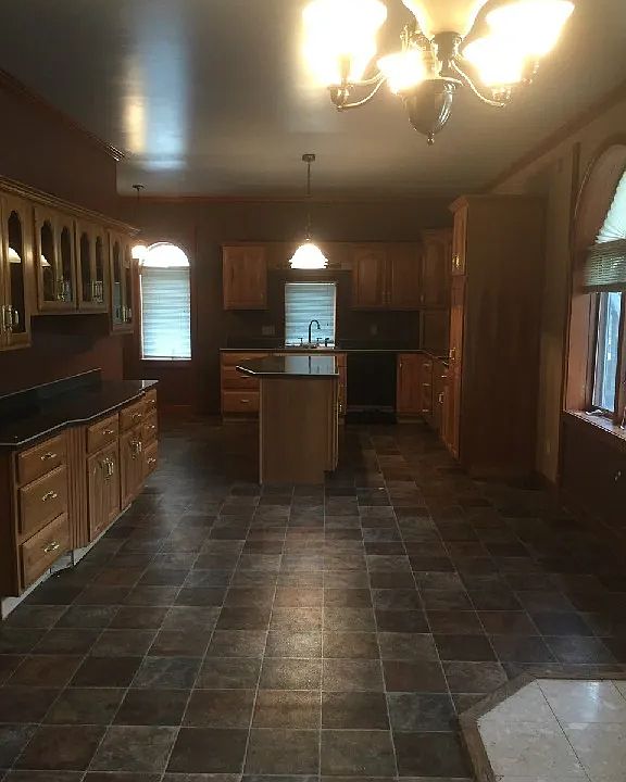 1st image of 224 W Chestnut St #3