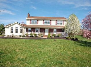 20 Quail Ln, Neshanic Station, NJ 08853
