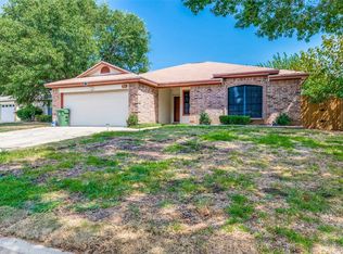711 Leedsfield Ct, Arlington, TX 76017