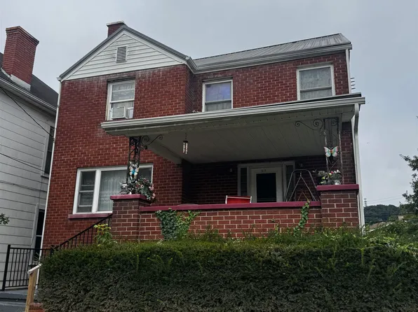425 Center Ave, Weston, WV 26452