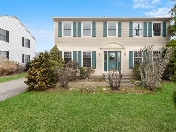 253 Chapmans Ave, Warwick, RI 02886