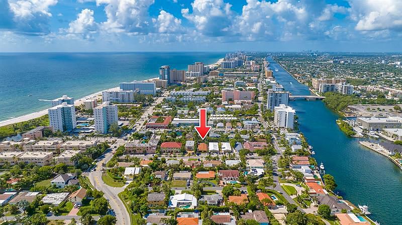 1st image of 3220 Marine Dr #2