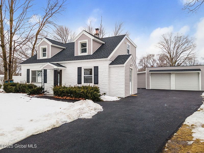 3rd image of 1034 Wayne Road