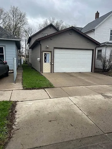 109 10th Ave SW Photo 1