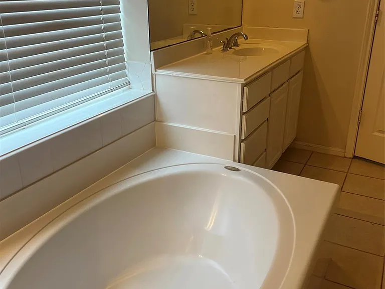 15319 Truslow Point Ln — Photo 10