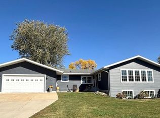 1001 Mill Creek Rd, Bellevue, IA 52031