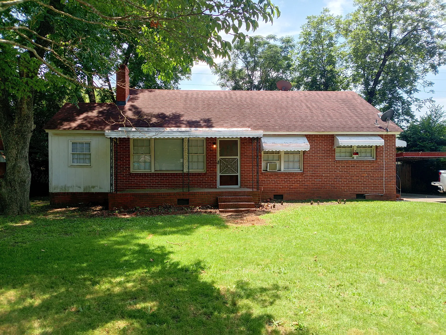 546 Lynmore Cir photo 1