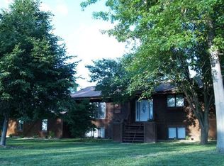 1700 Ghent Rd, Columbia, IL 62236