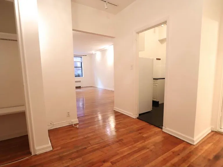 120 E 62nd St #4C — Photo 11