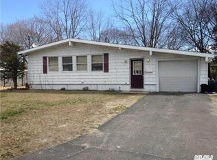23 Crestwood Ln, Ronkonkoma, NY 11779