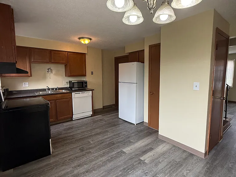 1759 Lonsdale Rd #C — Photo 8