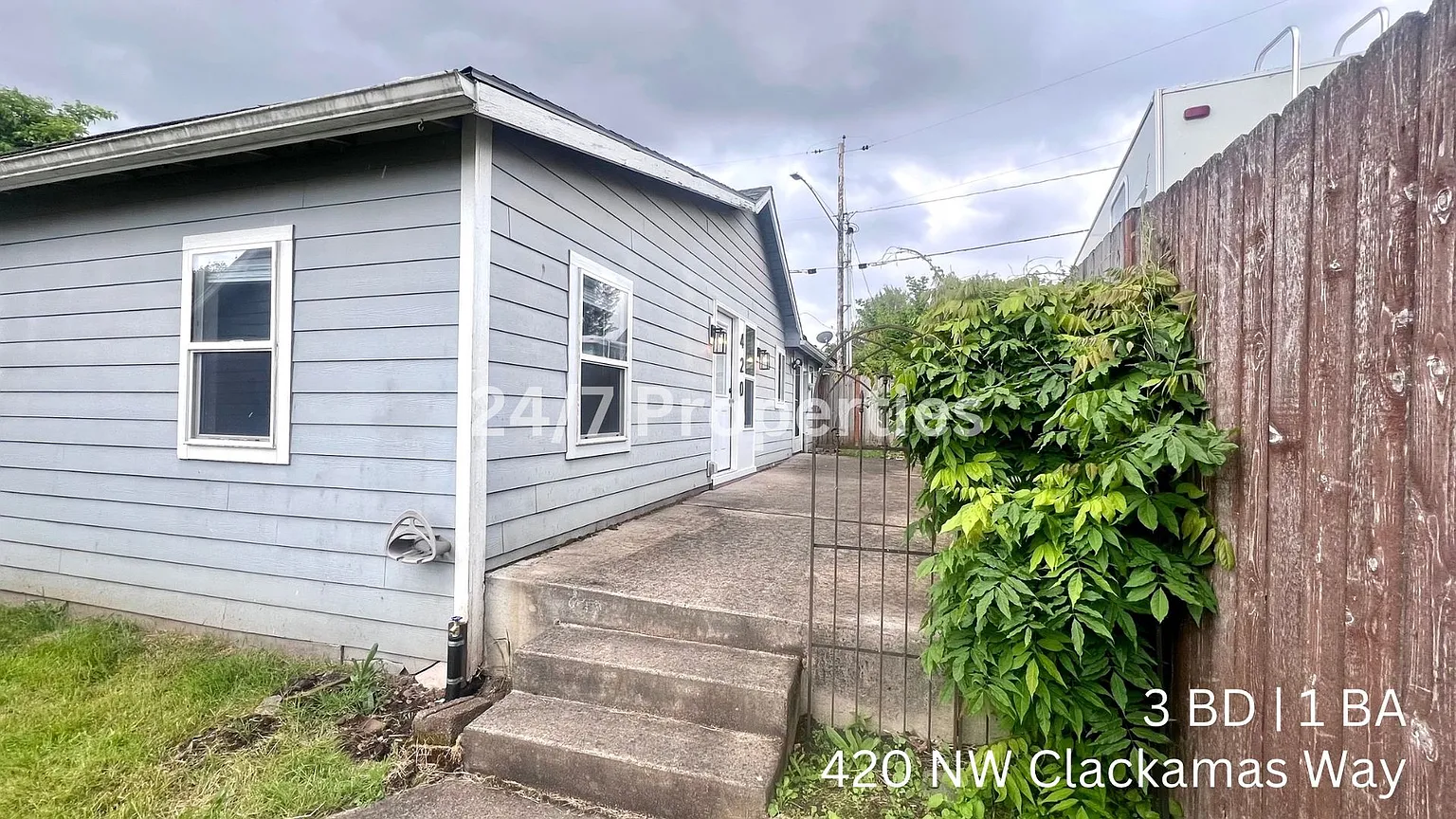 420 NW Clackamas Way photo 1