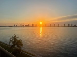 801 Lake Shore Dr #APT, West Palm Beach, FL 33403