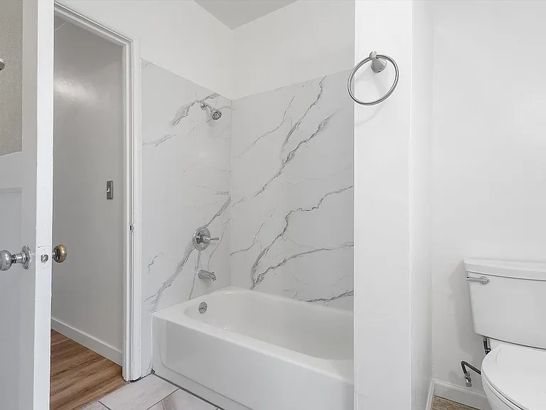 2432 Webb Ave #B — Photo 10
