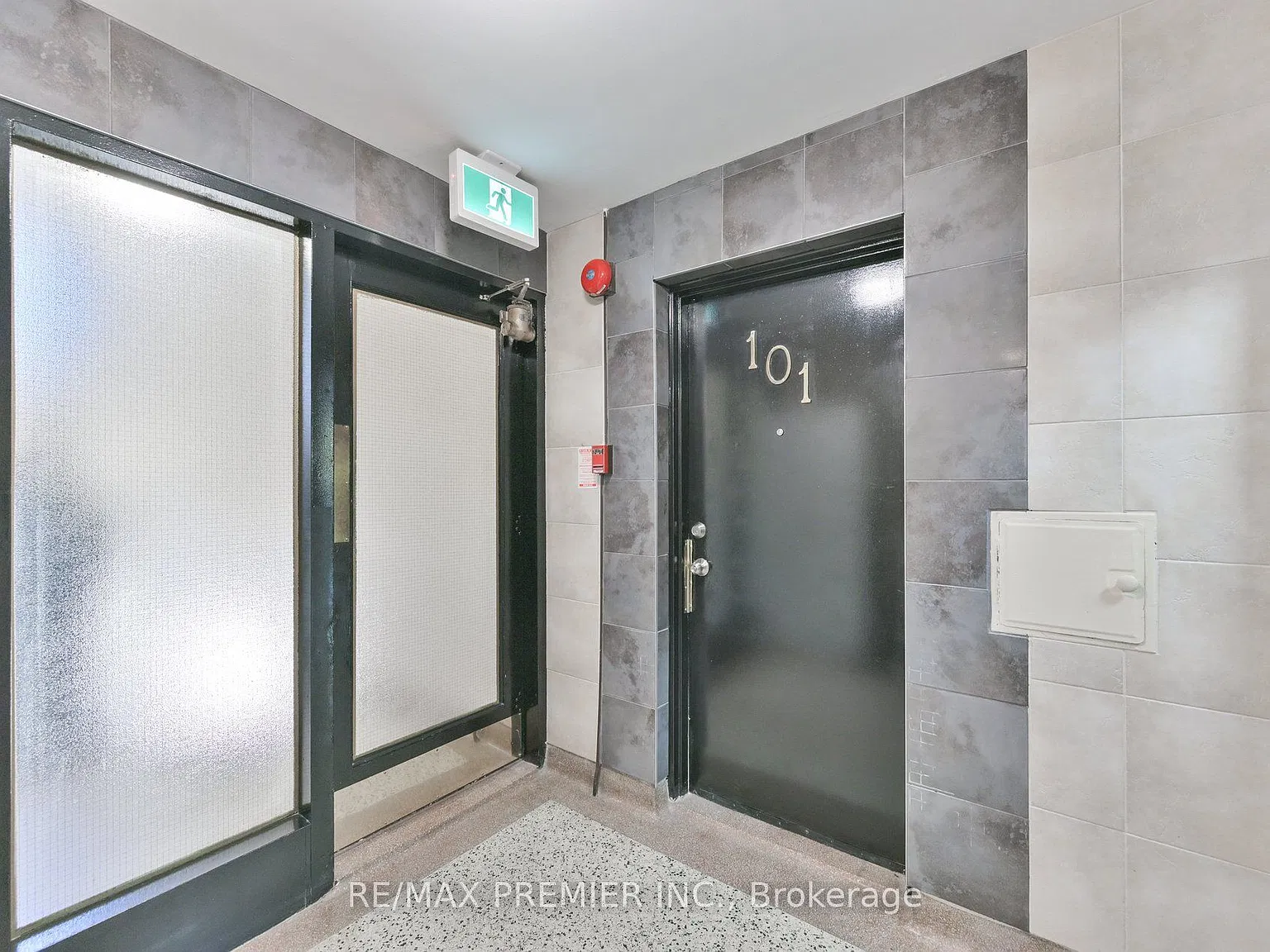10 Ellison Ave — Photo 2