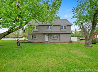 28W766 Main St, Warrenville, IL 60555