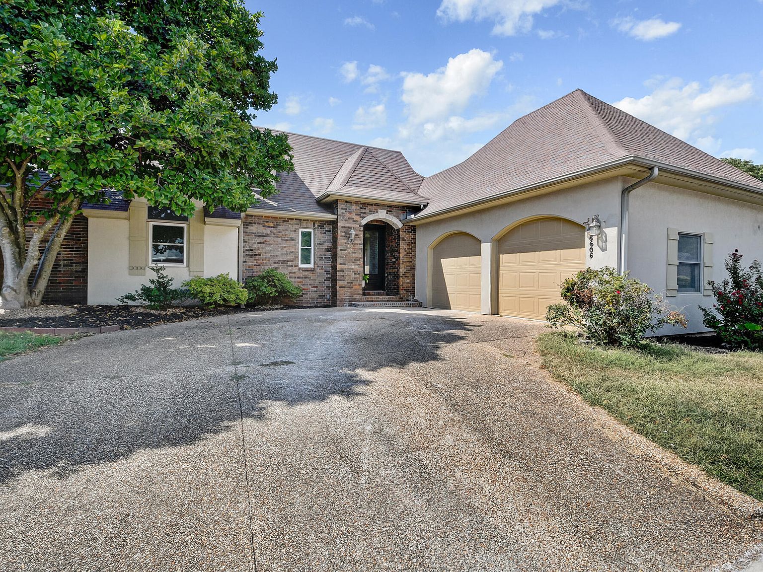 8605 E Interlochen Drive, Nixa, MO 65714 | MLS #60333448 | Zillow
