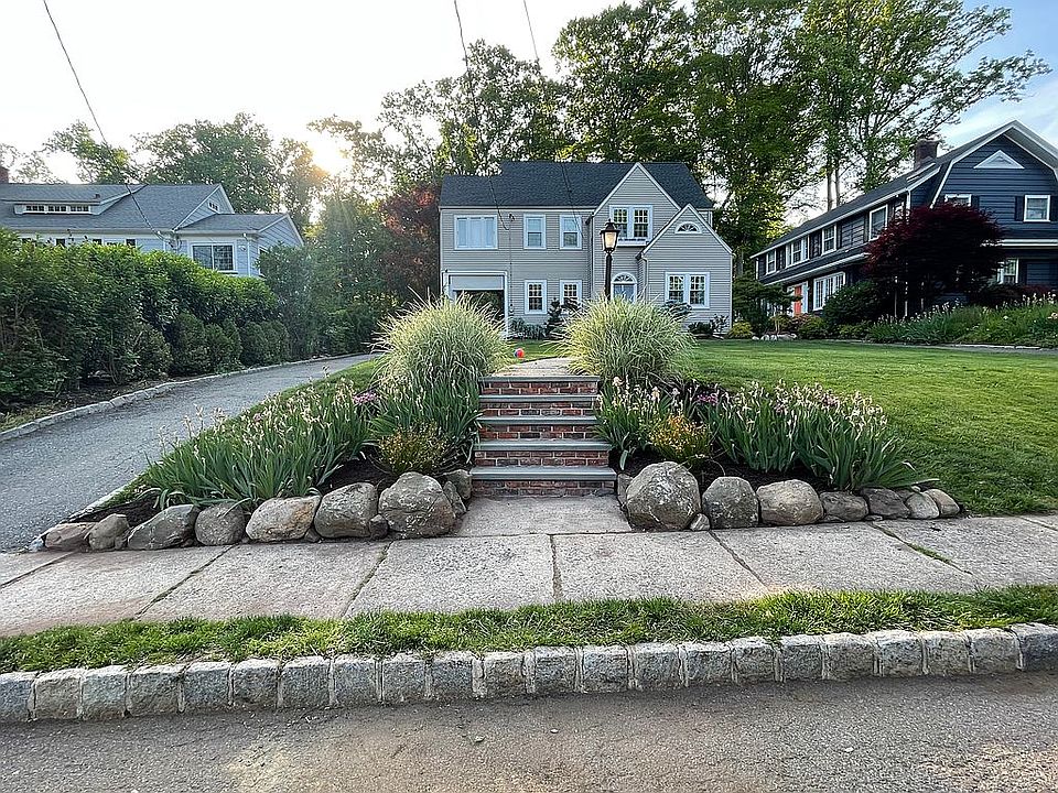 1st image of 453 Melrose Pl