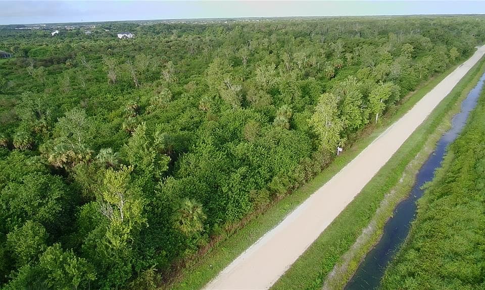 1st image of 700 SHADY HOLLOW BOULEVARD W