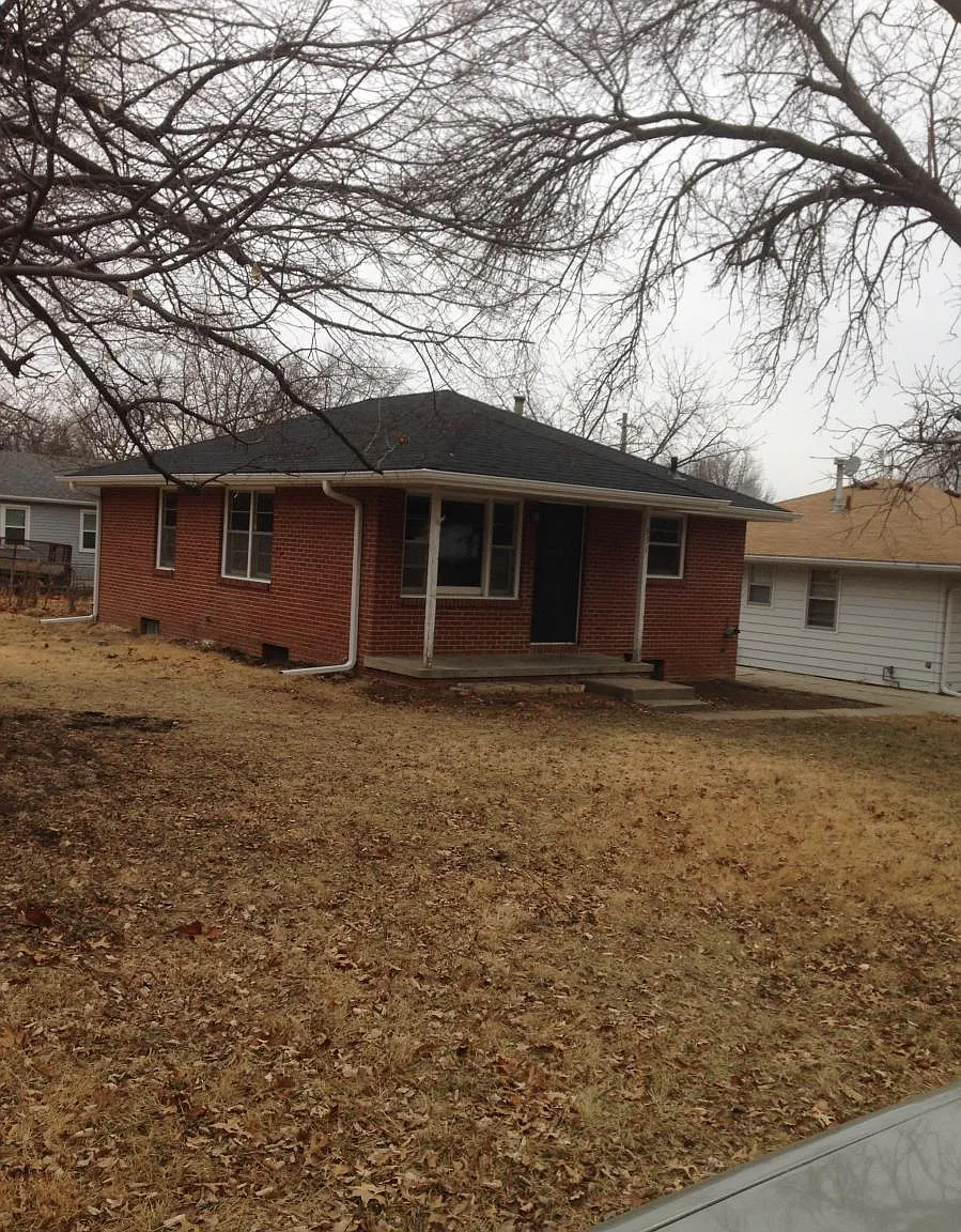 2 bed, 900 sqft, $1,400 — Photo 3